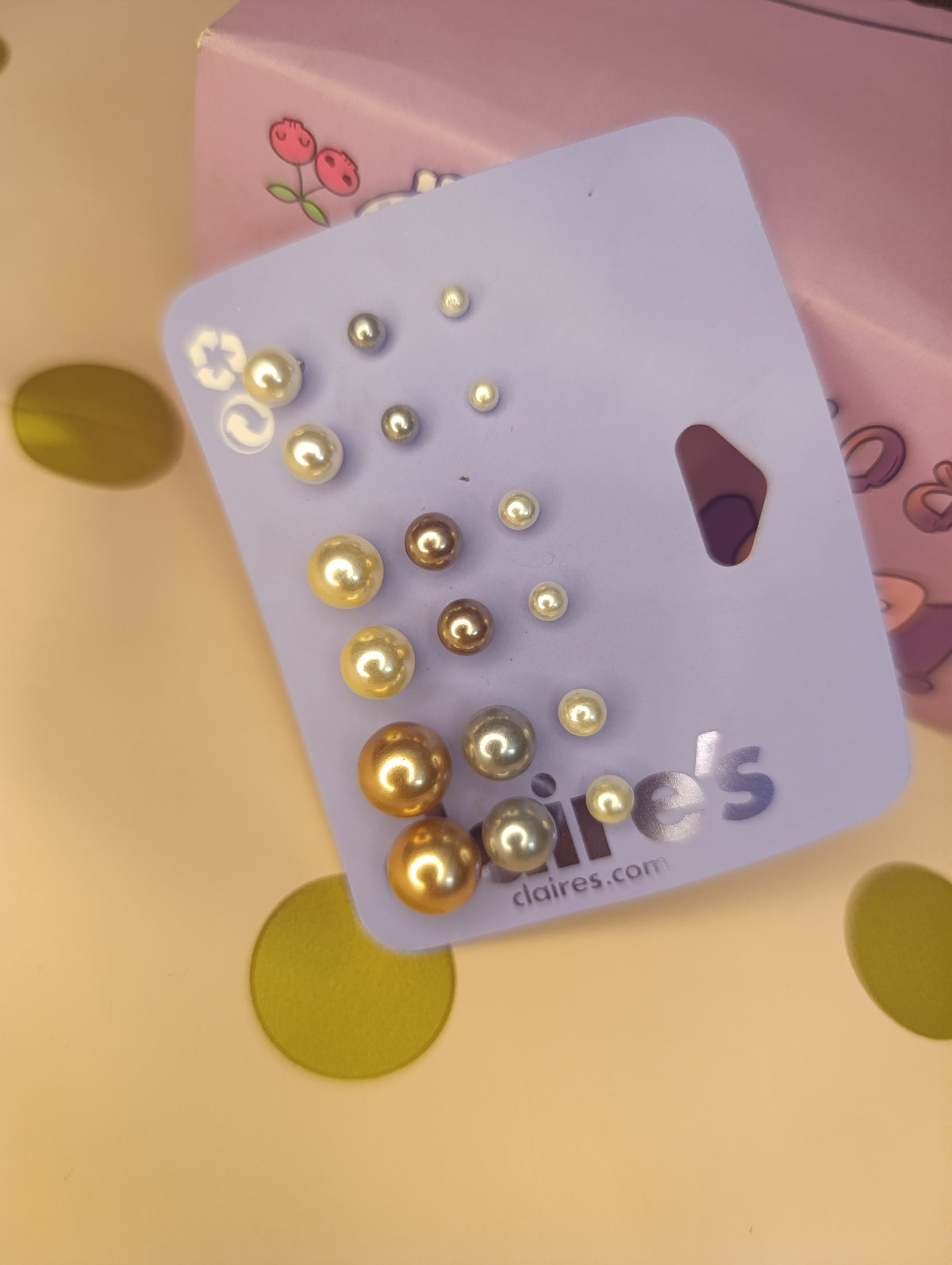 Nude pearl studs