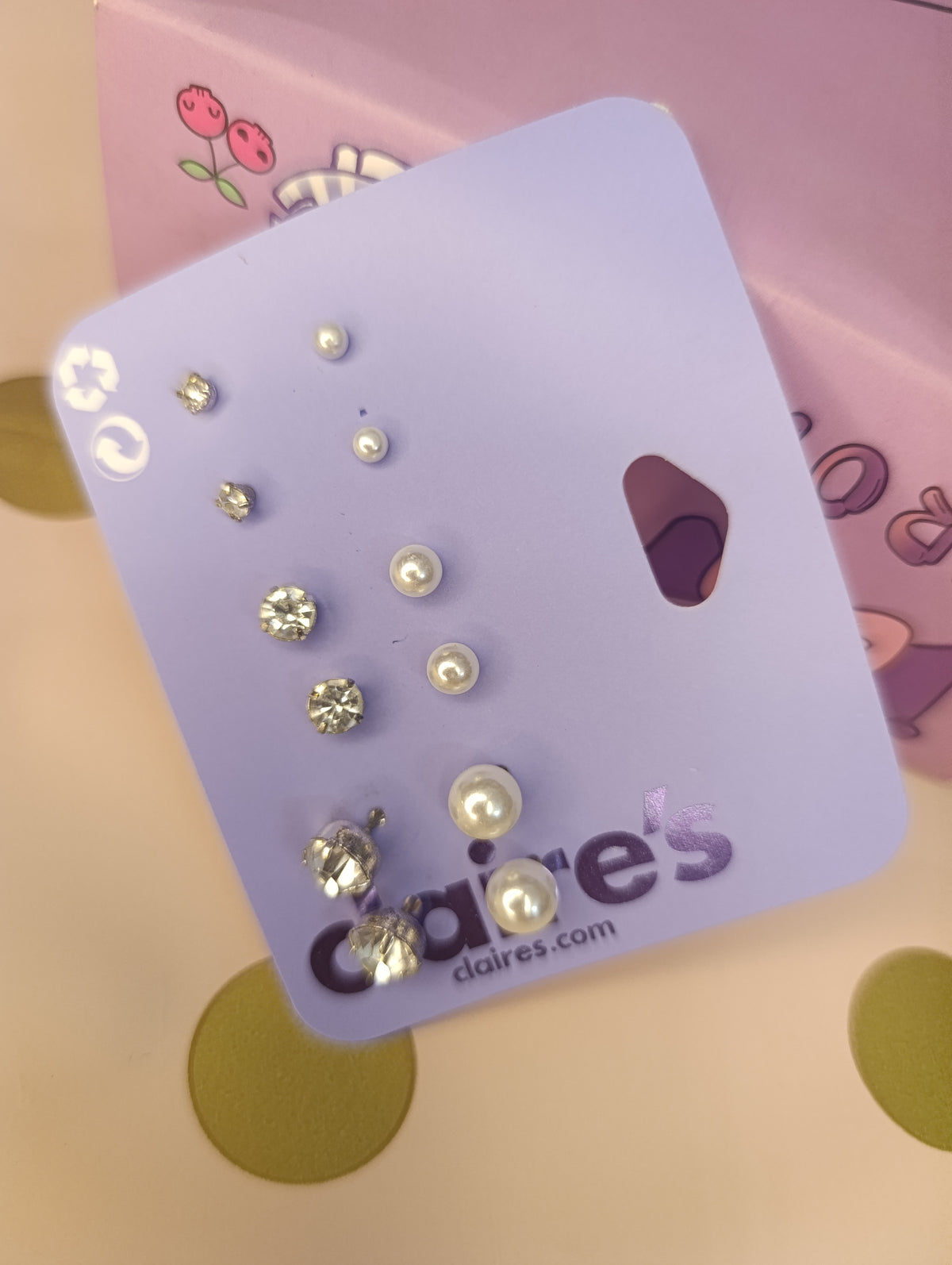 Stone and pearl studs
